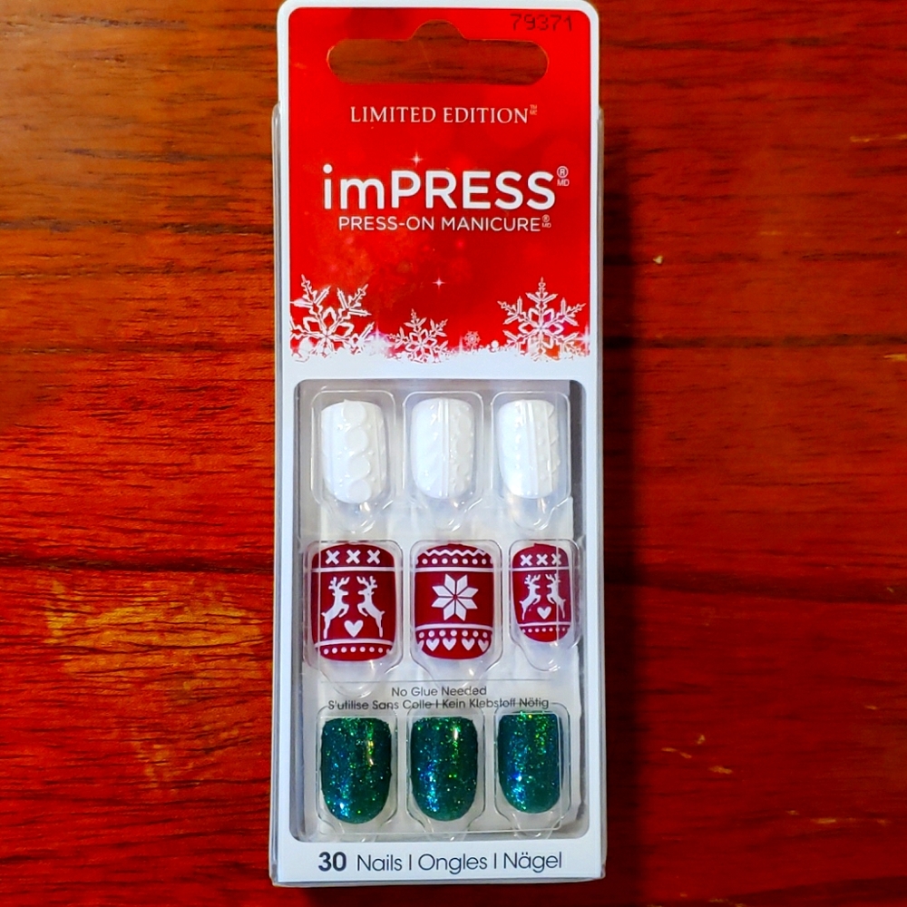 Impress Argyle Sweater Christmas 💅 Nails